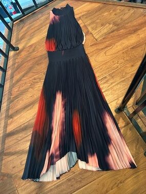 ALC Renzo II Satin Pleated Dress 
Size 4